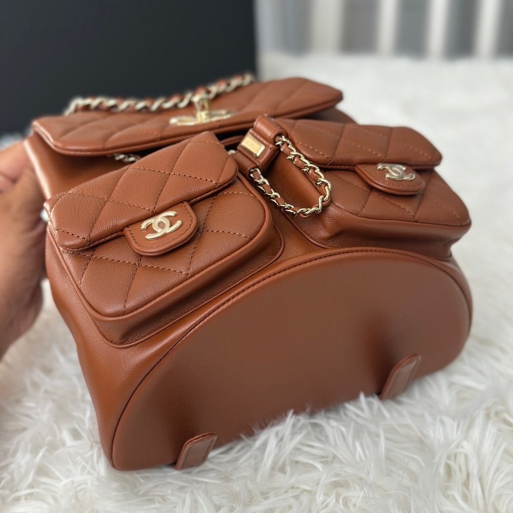 ❌ SOLD ❌ CHANEL 23A DUMA BACKPACK LIGHT BROWN CALFSKIN - Picture 6 of 12